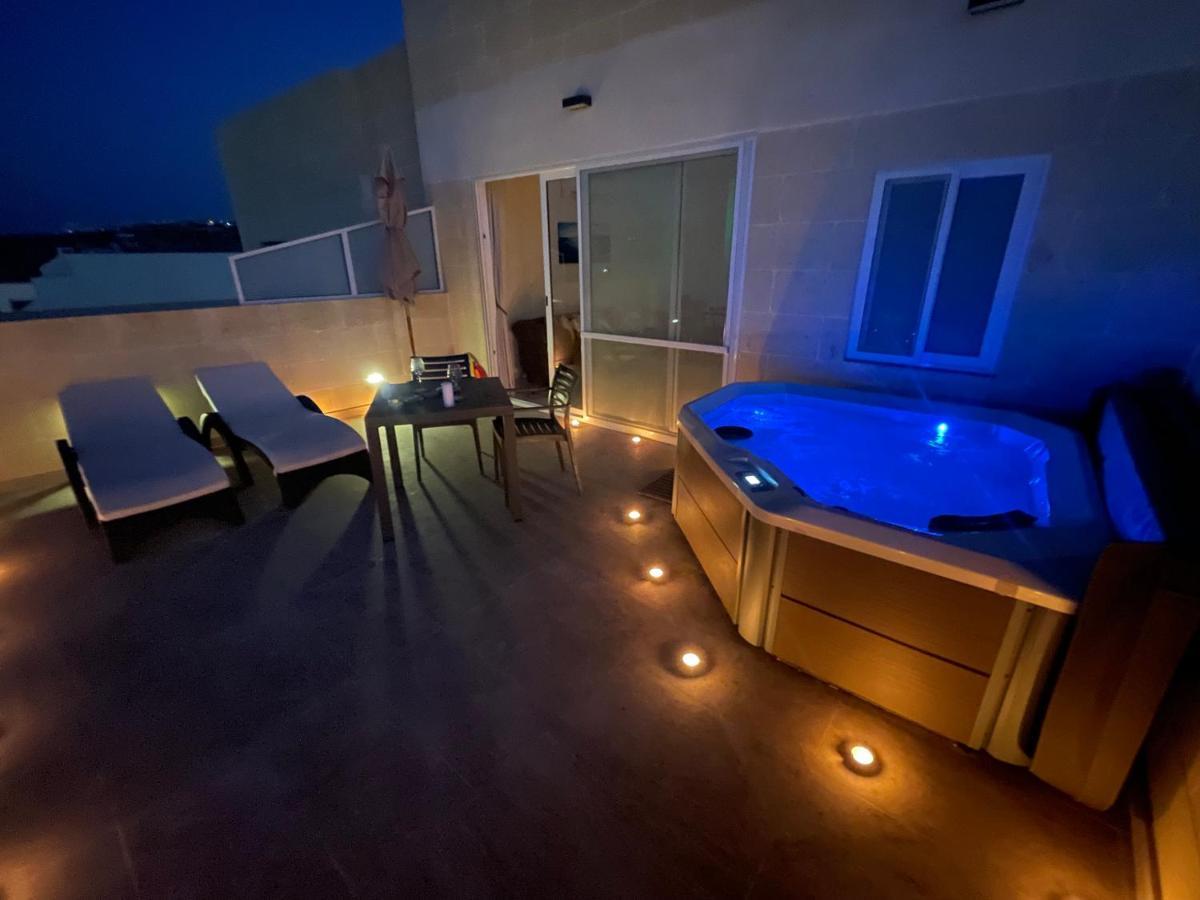 Appartement Cittadella View Penthouse With Jacuzzi à Victoria Extérieur photo